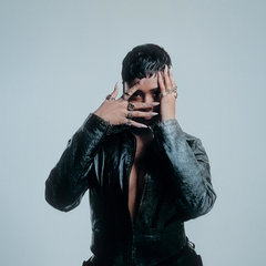 Vele Uyena (Risk It All)